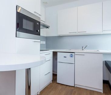 Studio to rent - Photo 6