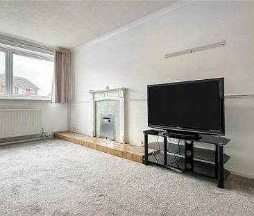 2 bedroom maisonette to rent - Photo 2