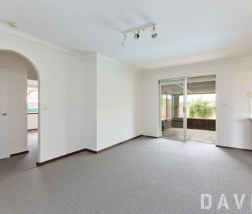 SPACIOUS FAMILY HOME WITH POOL! - Photo 3
