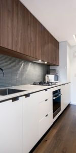 Chic & Spacious Apartment in Boutique Marrickville Complex! - Photo 3