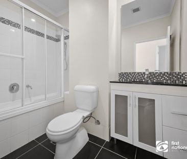FABULOUS APARTMENT OVERLOOKING THE RABY BAY PRECINCT! - Photo 1