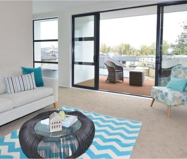 Sunny & Spacious Apartment - Photo 5