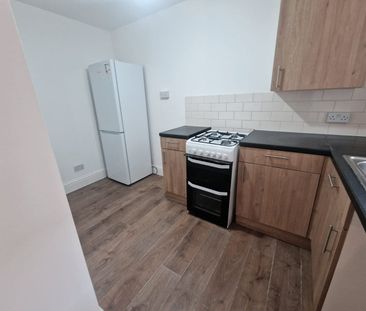 2 Bed Flat, Norbury Court Road, SW16 - Photo 5