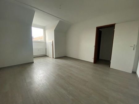 Schöne & bezugsfertige 2,5-Wohnung in einem sehr ruhigen Haus - Photo 3