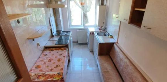 De inchiriat Garsoniera, zona Cetate. Pret inchiriere: 180 Euro/luna. - Photo 2