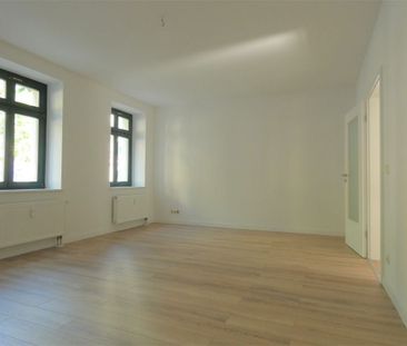 Helle, geräumige 3-Raum Whg. mit Balkon und Bad mit Fenster! - Photo 1