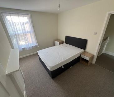 1 bedroom in a house share to rent - Photo 6