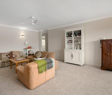 Stylish Renovated Unit in Prime Sherwood Location - Photo 6