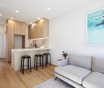 2 bed townhouse + WFH office - Photo 3
