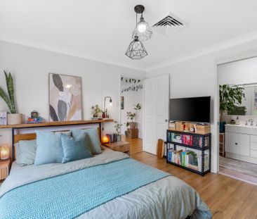 STUNNING FAMILY HOME IN A QUIET CUL DE SAC - Photo 4