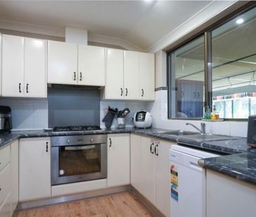 Gorgeous Family Home with A/C, Multiple Living Areas, Huge Workshop... - Photo 2