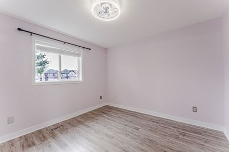 For Lease - 75 Winchester Terrace, Barrie, Ontario - Photo 2
