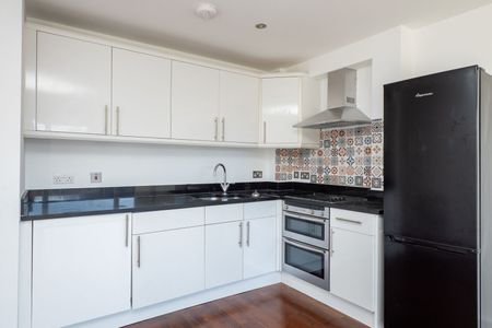 Village Court, Cheam, SM3 - Photo 4