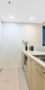 Fully Furnished Modern Apartment in Prime Hurstville Location – Walk to Station & Shops - Photo 3