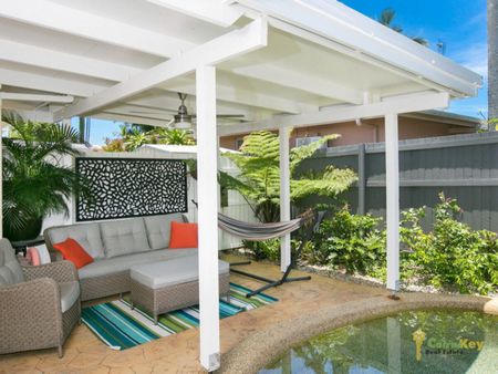 Three Bedrooms, Pool & Big Shed! - Photo 2