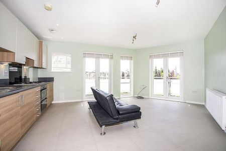 2 bedroom flat to rent - Photo 2