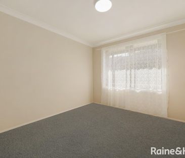 Charming 2-Bedroom Villa in Convenient Ingleburn Location - Photo 3