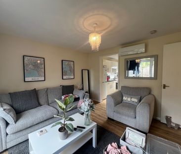 1 bedroom Maisonette - Walnut Tree Close, Stevenage - Photo 1