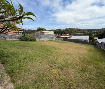 Coastal Living - Spacious Family Home Just Minutes from the Beach - Photo 5