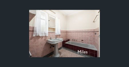 IVANHOE EAST RESIDENCE - Photo 4