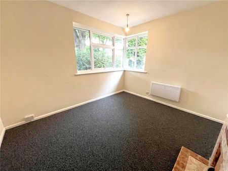 Park Drive, Ilkeston, Derbyshire, DE7 - Photo 2