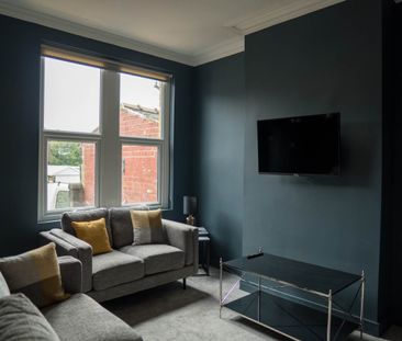 Hough Lane (room 5), Bramley, Leeds - Photo 4