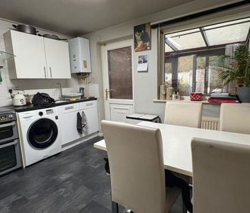 2 bedroom House To Let - Photo 3