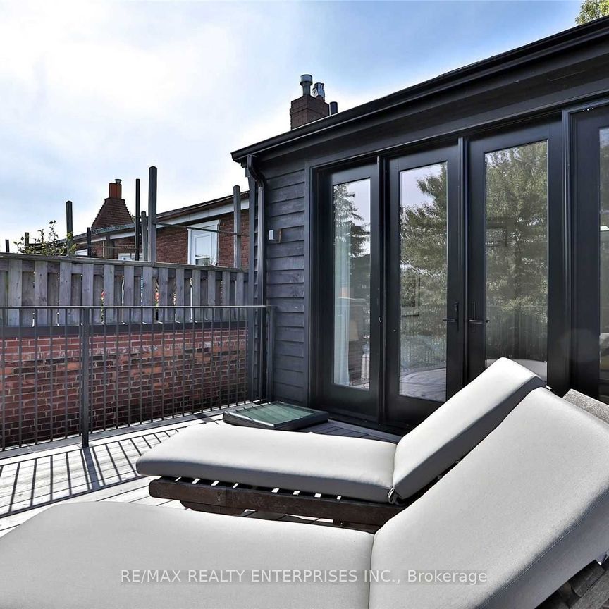 For Lease - 305 Crawford Street, Toronto, Ontario - Photo 1