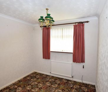 4 bedroom detached house to rent - Photo 2