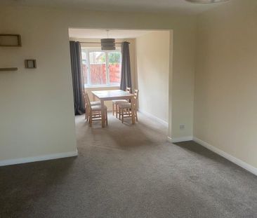 3 bedroom terraced house to rent - Photo 3