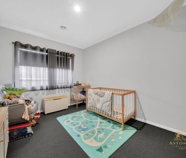 Modern Family Living in a Prime Location - Photo 3