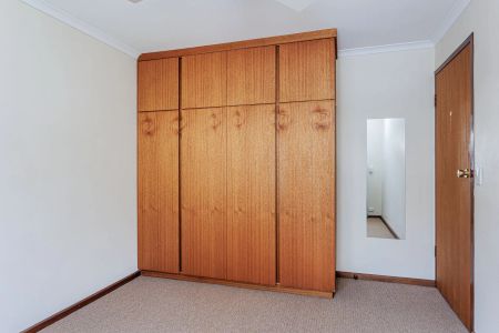 Well-appointed home in a neighbourhood filled with conveniences! - Photo 5