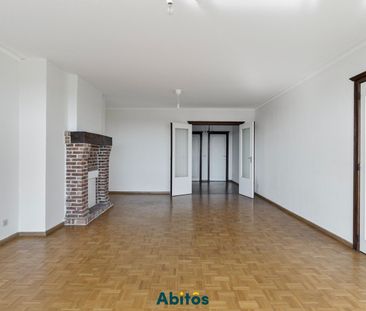 Gerenoveerd tweeslaapkamer appartement met uniek uitzicht - Photo 2