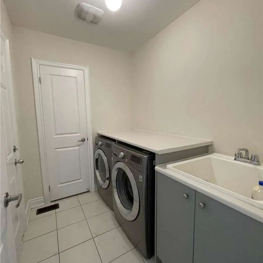 Detached Home For Lease | W9048796 - Photo 1