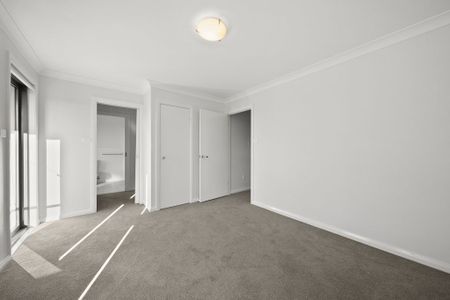 29 Lansdown Cres,Casey - Photo 3