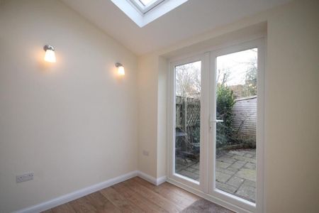 3 bedroom terraced house to rent - Photo 3