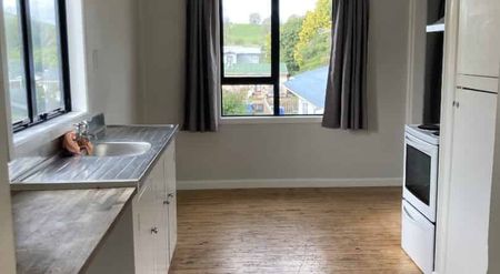 House on the hill - Photo 3