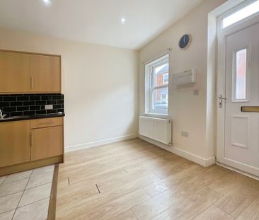 3 bedroom End Terraced House to let - Photo 6
