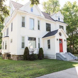 198 University Avenue - Photo 2
