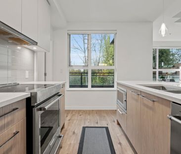 Fully Furnished Penthouse Suite - Photo 3