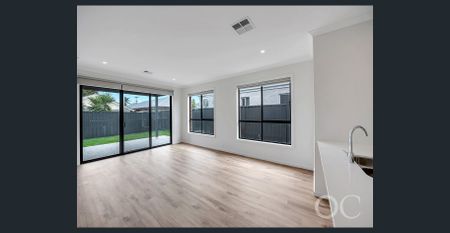 Open the Door to Modern Comfort and Effortless Living - Photo 3