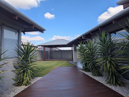 Spacious Four Bedroom Home in Baldivis - Photo 2