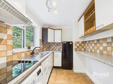 Courtlands, Maidenhead, Berkshire,SL6 - Photo 4