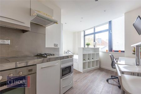 Studio to rent - Photo 2