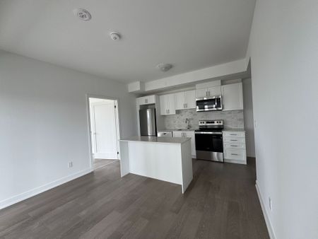 For Lease - 715 Davis Drive, Newmarket, Ontario - Photo 5