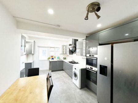 2 bedroom terraced house to rent - Photo 4