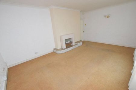 4 bedroom detached house to rent - Photo 2