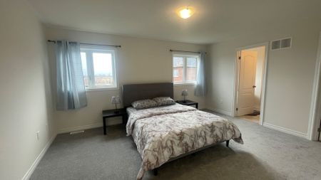 For Lease - 53 Jack Potts Way, Clarington, Ontario - Photo 5