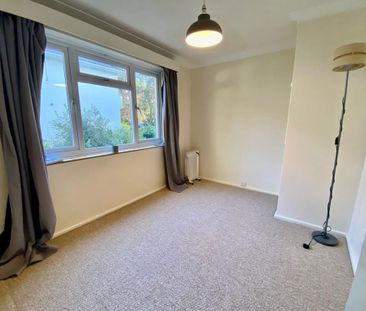 Bournemouth Albemarle Court 22 Manor Road, BH1, Dorset - Photo 3