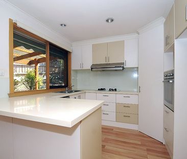 2/5 Campbell Street, Glen Waverley - Photo 3